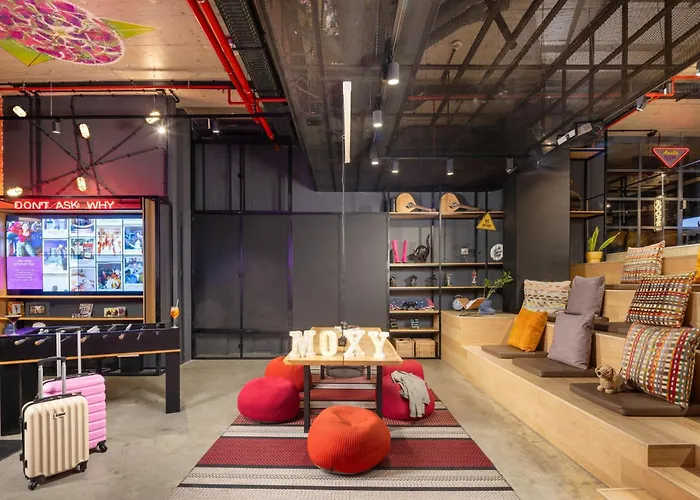 Moxy Lisbon City
